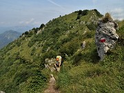 53 In discesa dall'anticima per poi in ripida salita verso la cima del Suchello